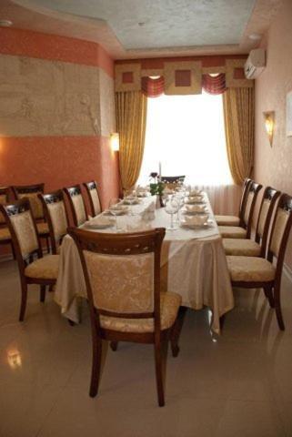 Coliseum Hotel Khmelʼnytsʼkyy Exterior foto