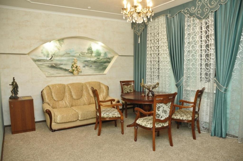 Coliseum Hotel Khmelʼnytsʼkyy Cameră foto